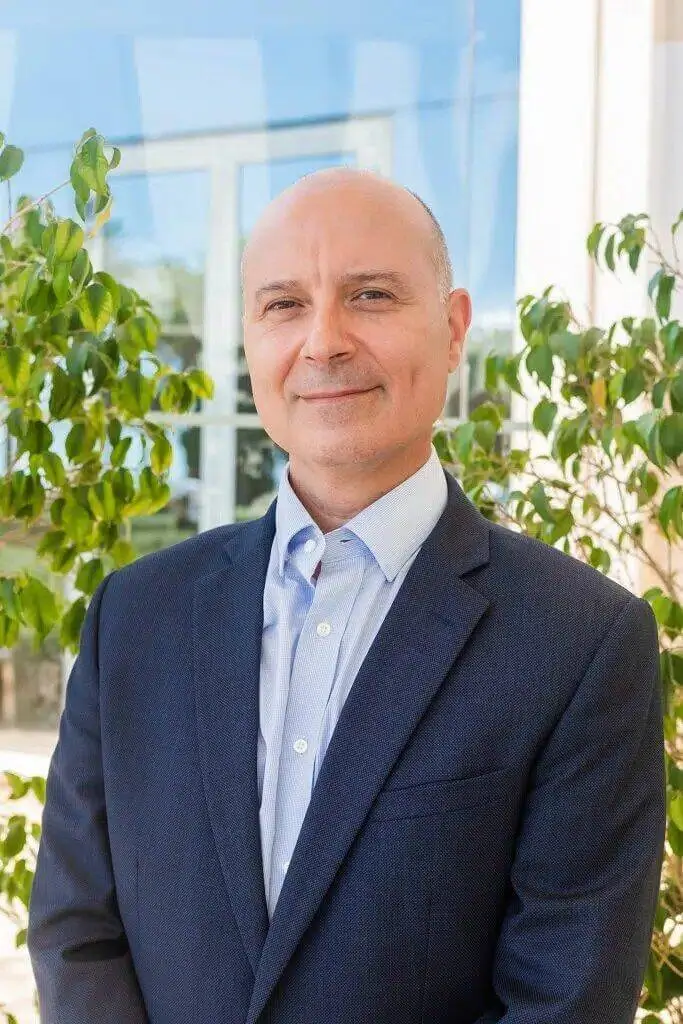 Dr. Vicenç Gilete, neurocirujano experto en columna vertebral